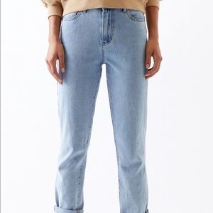 pacsun light wash mom jeans